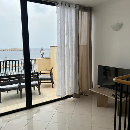 Sea View Penthouse *